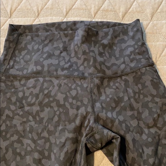 Lulu lemon wunder under - Picture 2 of 4